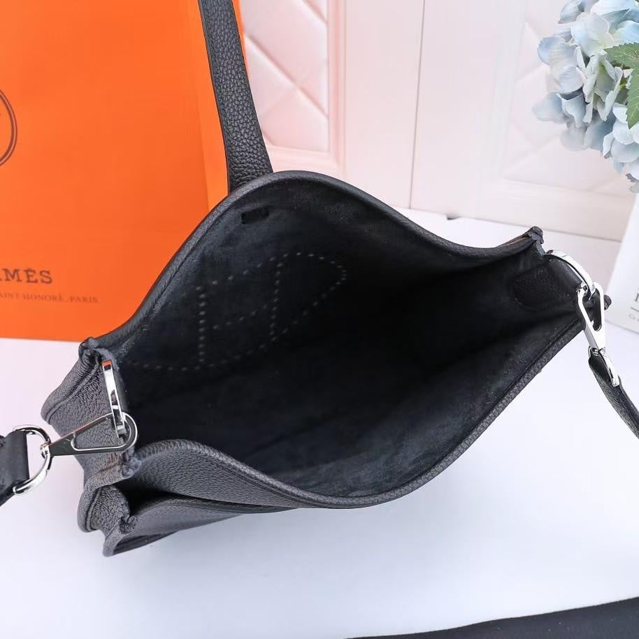 HN Evelyne III 29 Black