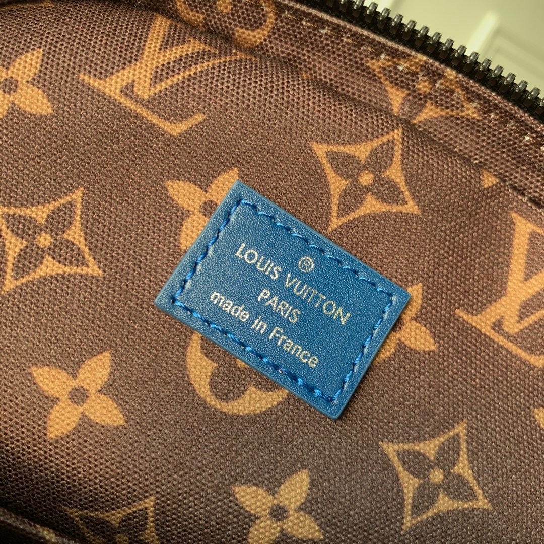 LV avenue bag in Atlantic Blue