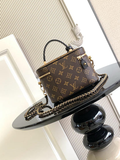 Louis Vuitton Vanity Chain Pouch