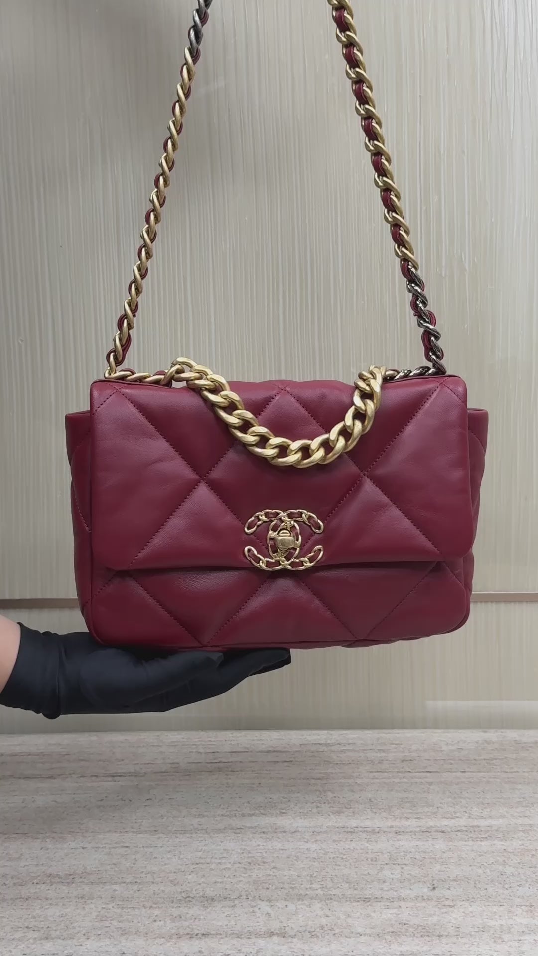 CHANEL 19 Bag Small Red