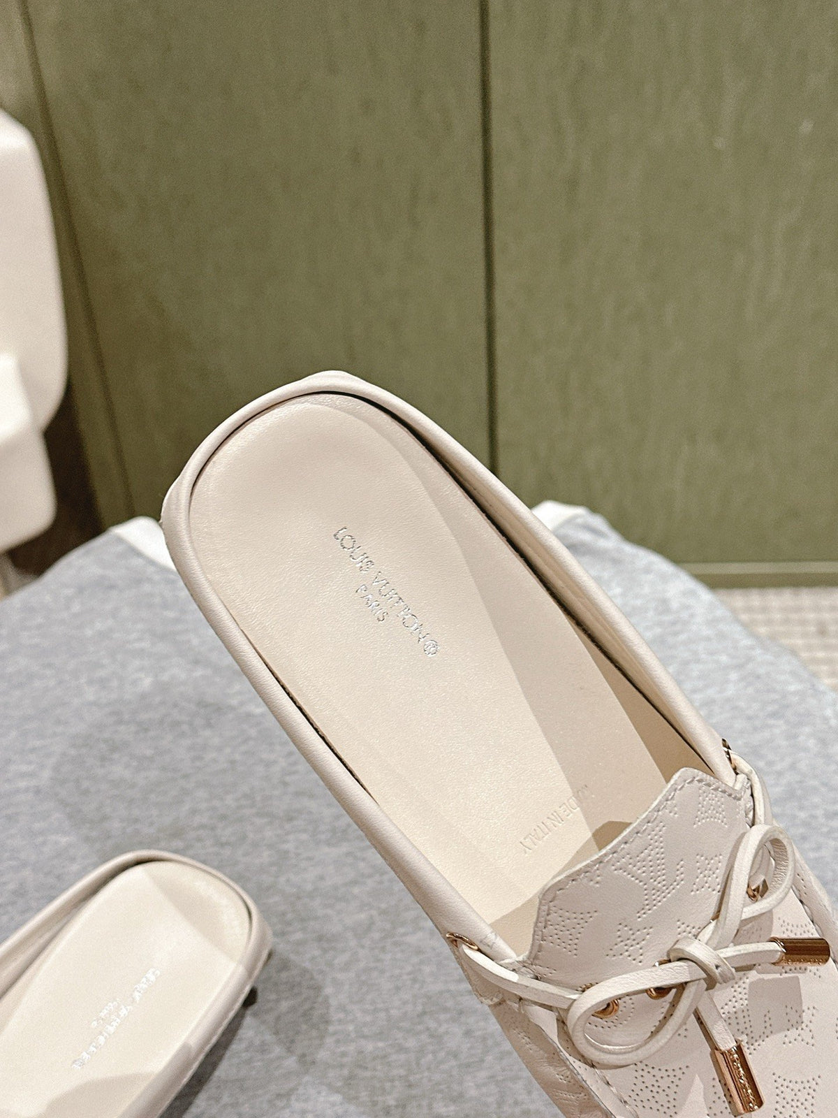 LV Women White Leather Mules