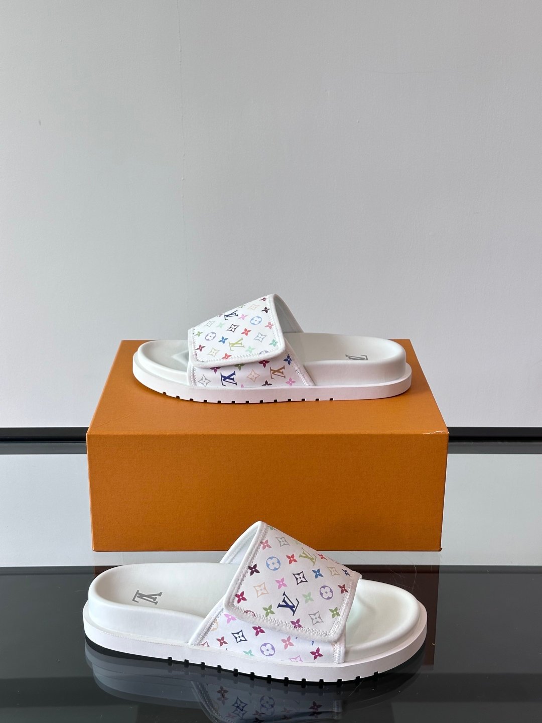 LV Men White Printed Fabric Slides