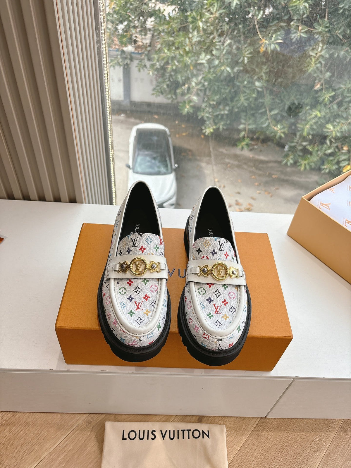 LV Women White Patterned Leather Loafers