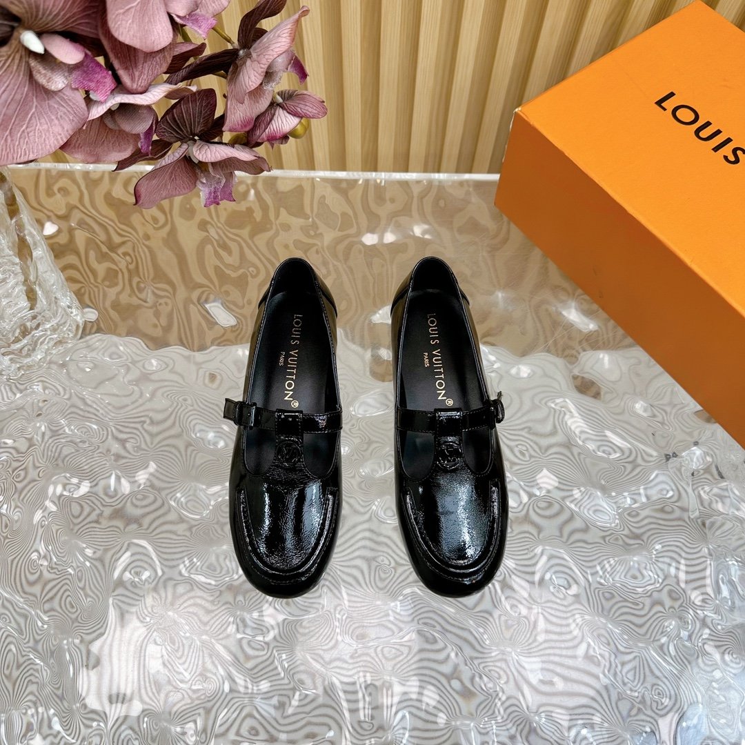 LV Women Black Patent Leather Loafers