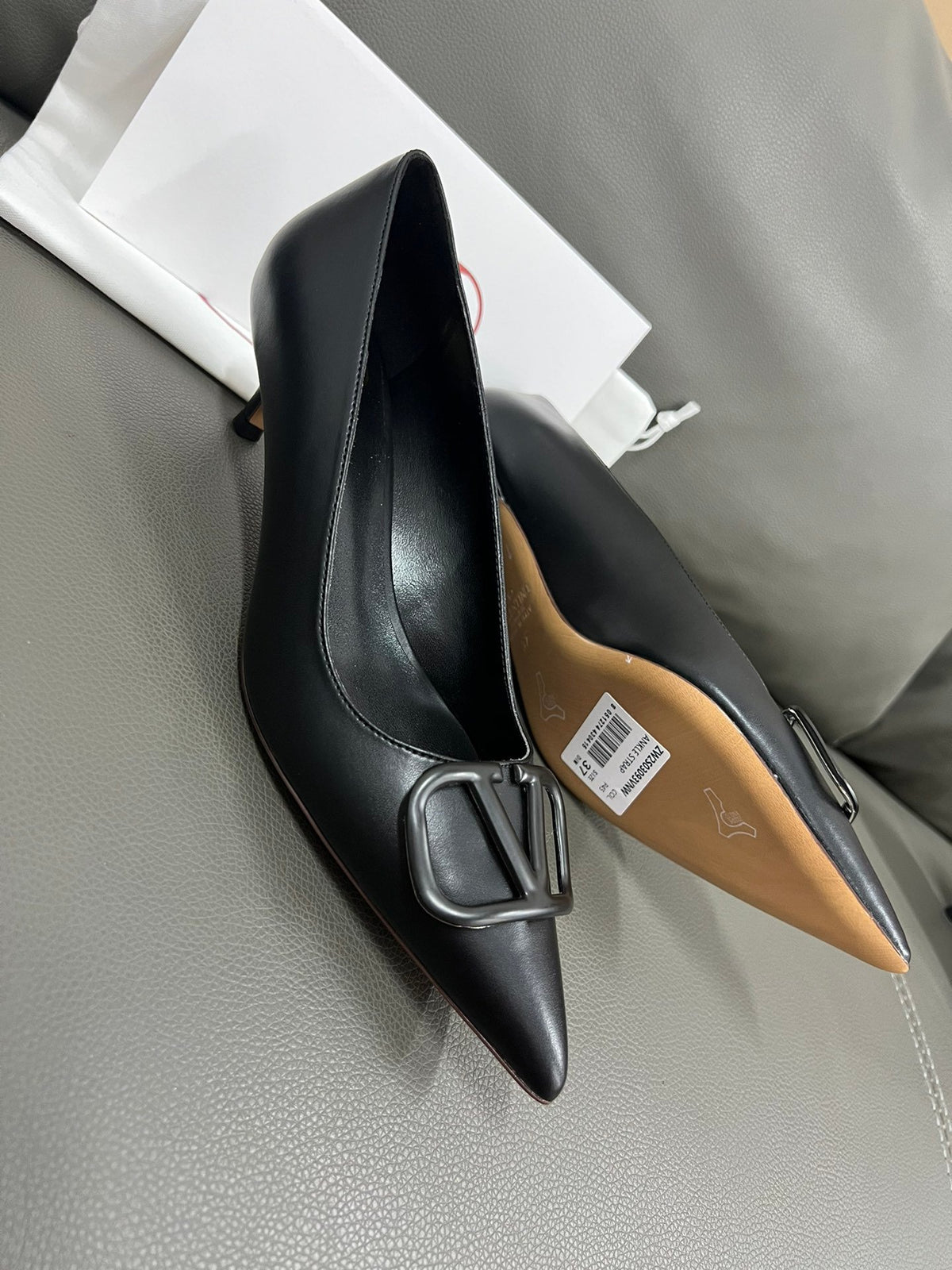 Valentino Women Black Leather Pointed Pumps
