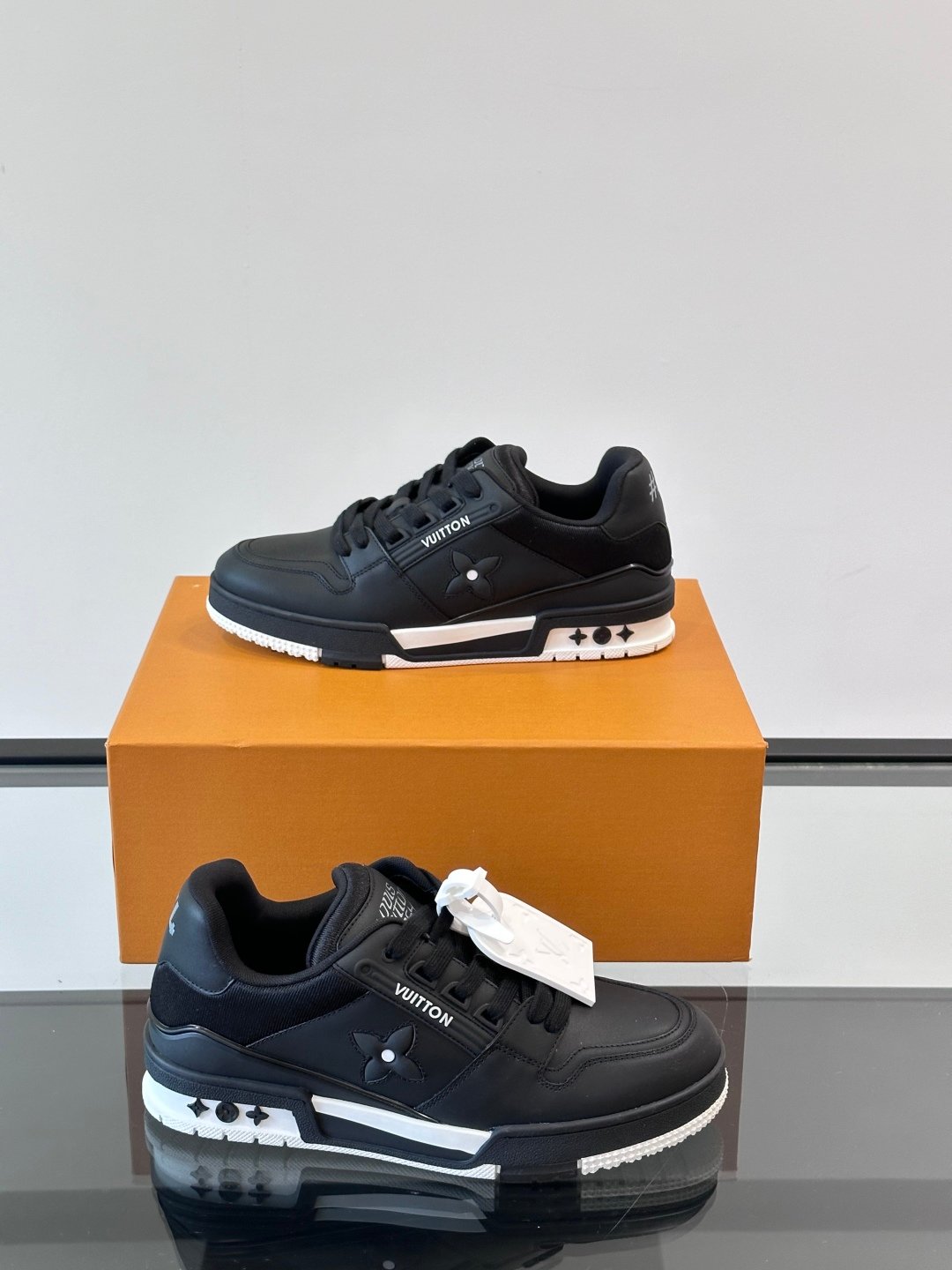 LV Men Black Leather Sneakers