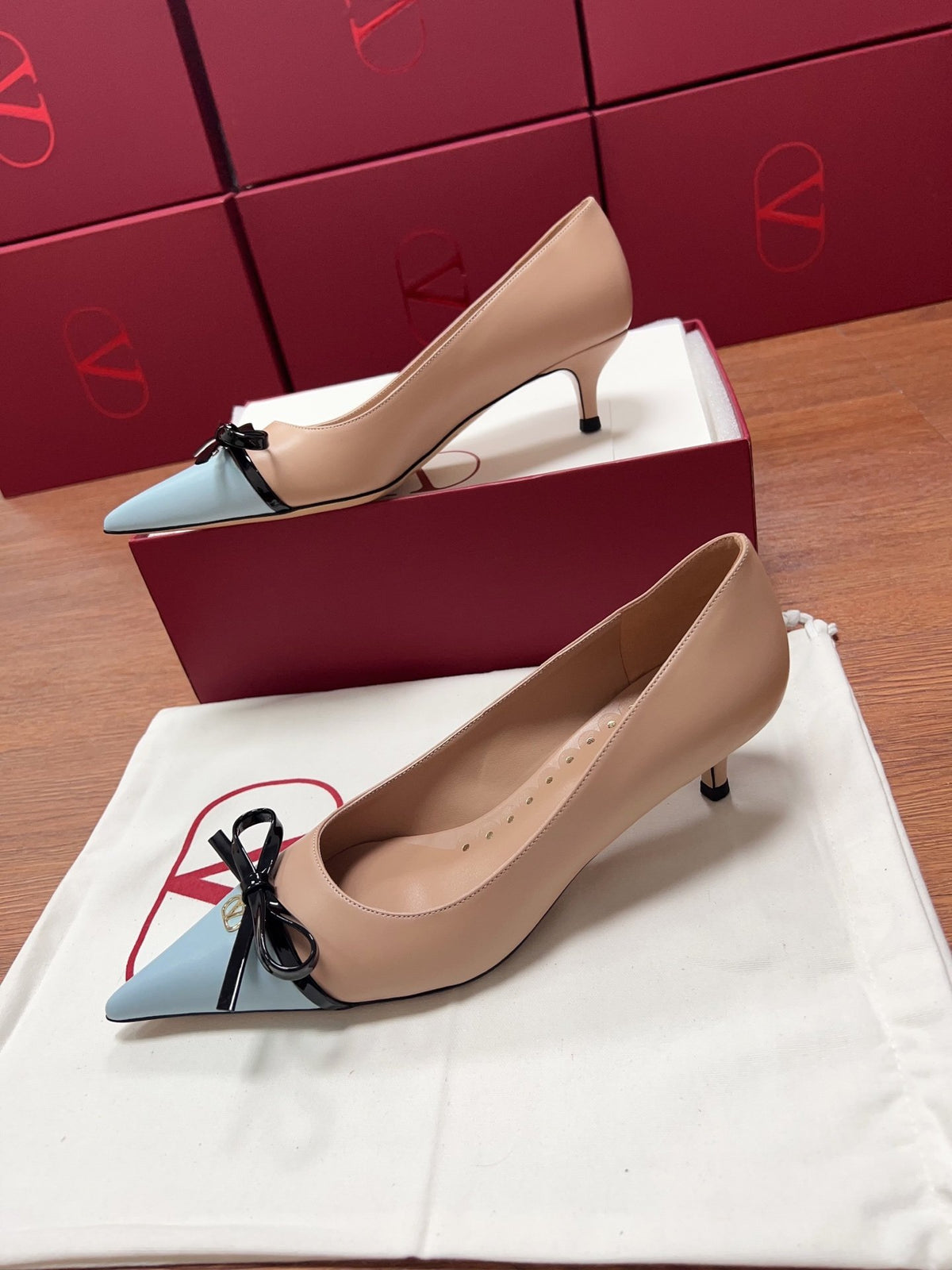 Valentino Women Beige And Light Blue Leather Pumps