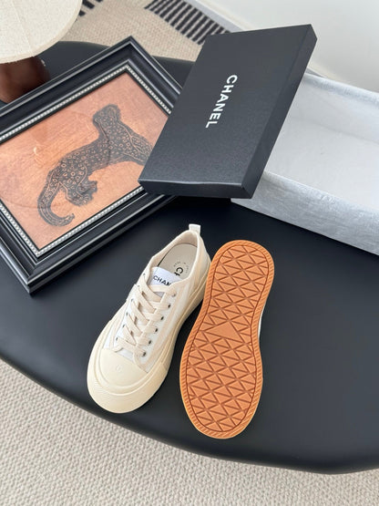 Chanel Women Beige Canvas And Rubber Sneakers