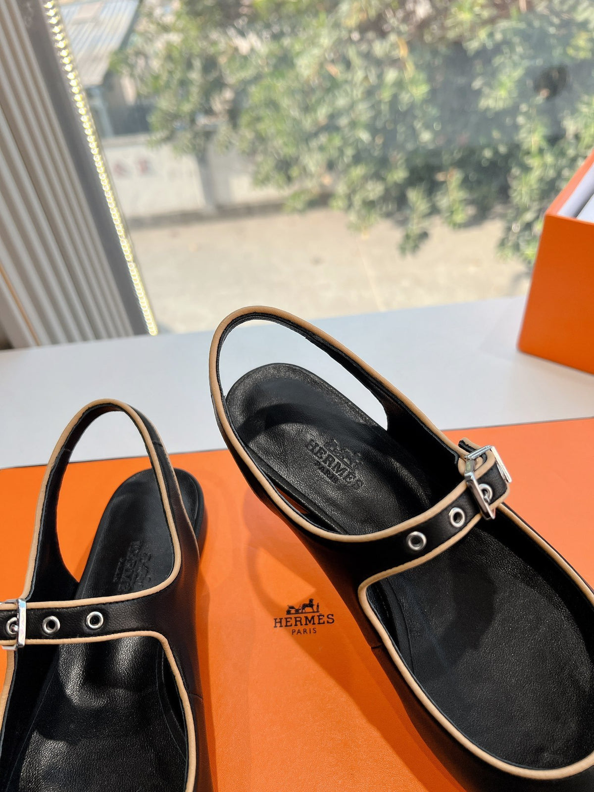 Hermes Women Black Leather Slingback Mules