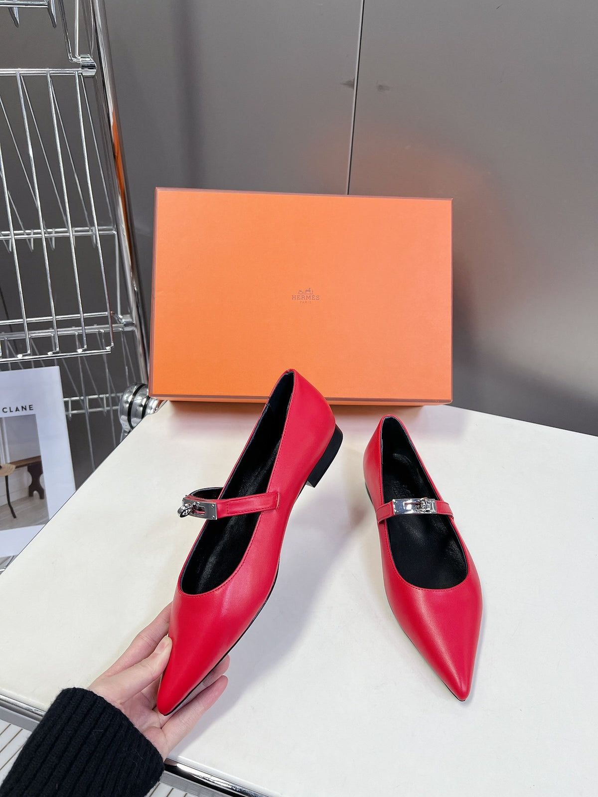Hermes Women Red Leather Pointed Toe Flats