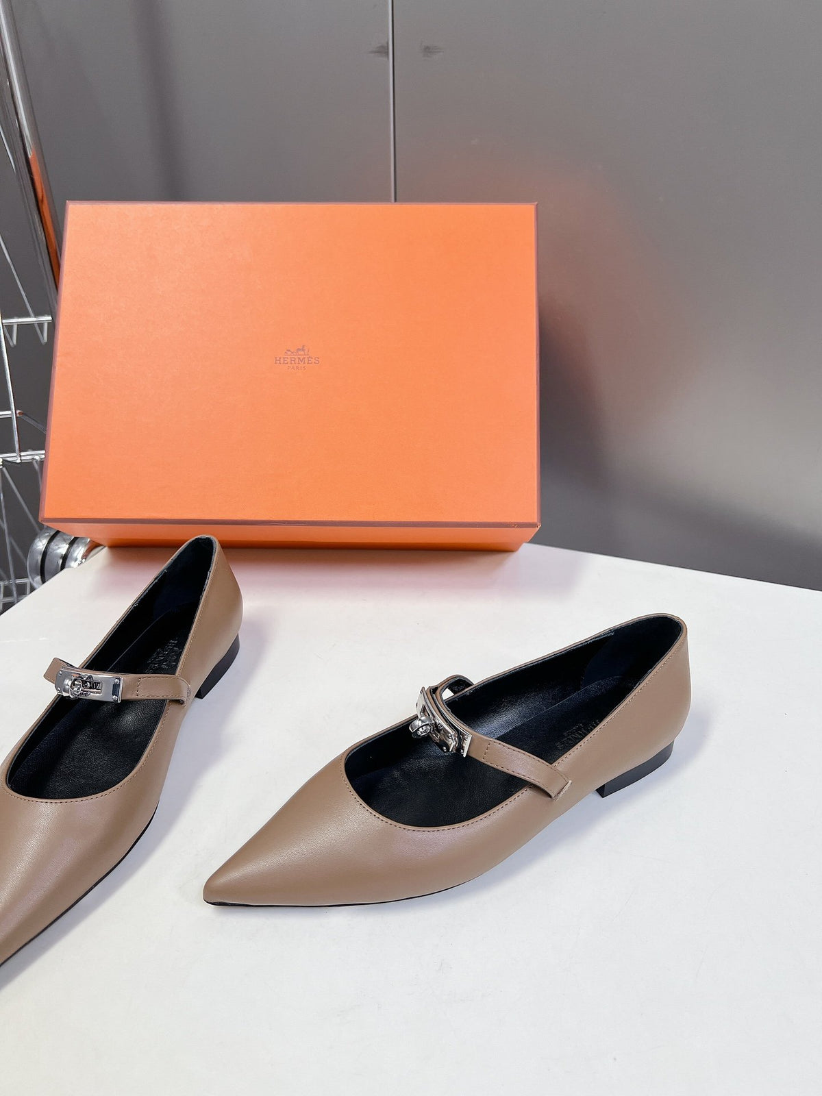 Hermes Women Beige Leather Pointed Strap Flats