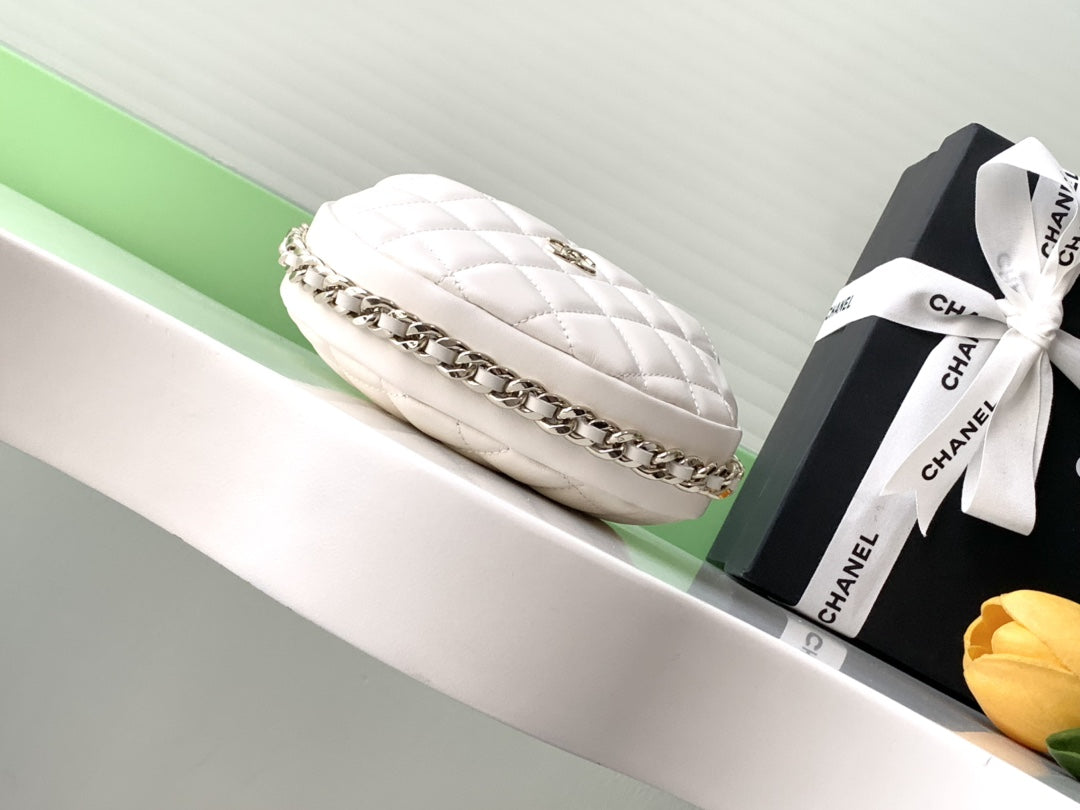 CHANEL 23C white hula hoop clutch