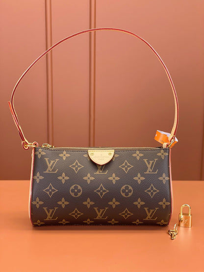 Louis Vuitton Pochette Tirette bag in monogram coated canvas