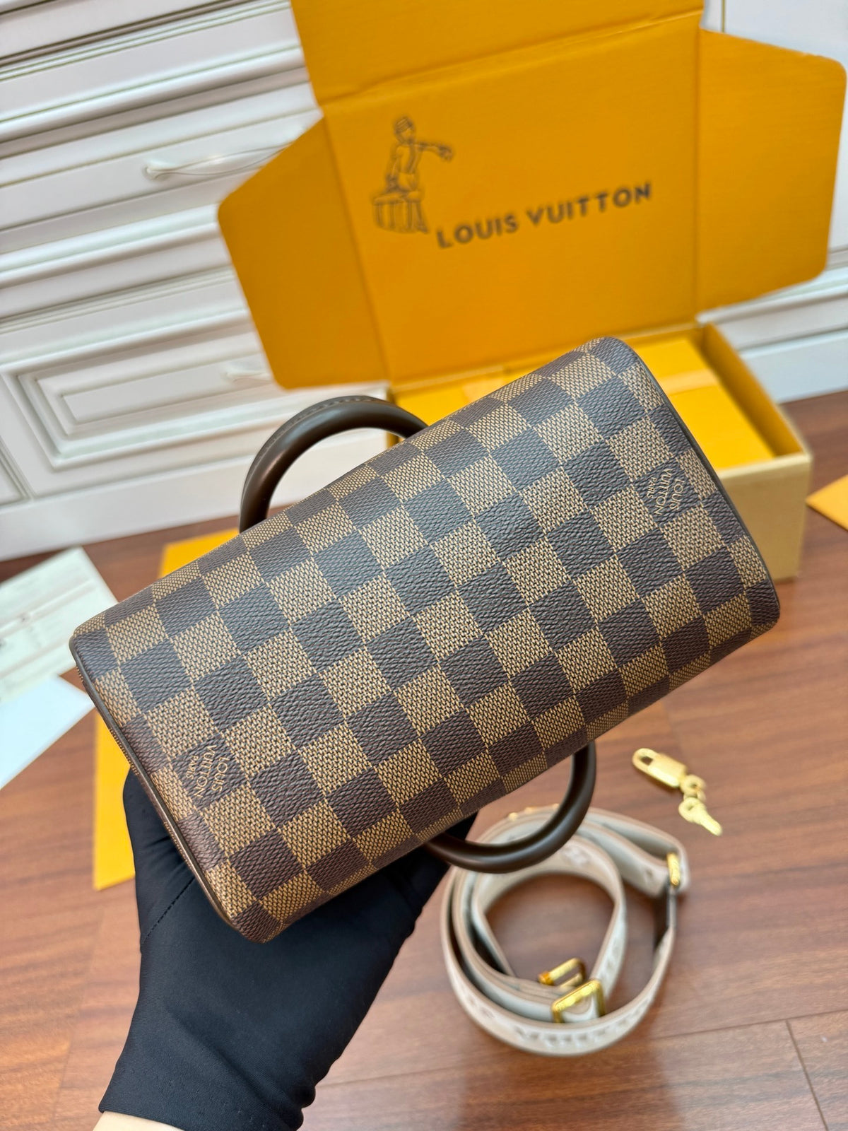 Louis Vuitton Speedy Bandoulière 20