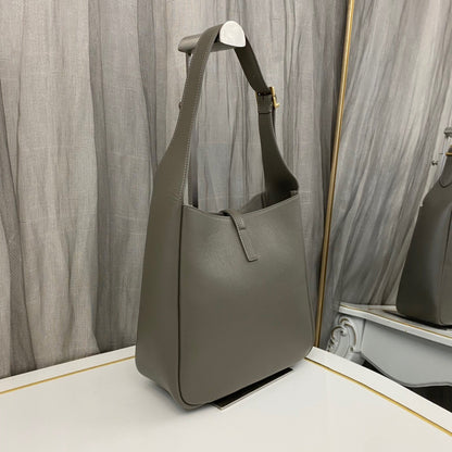 Saint Laurent Le 5 à 7 Supple Hobo Bag