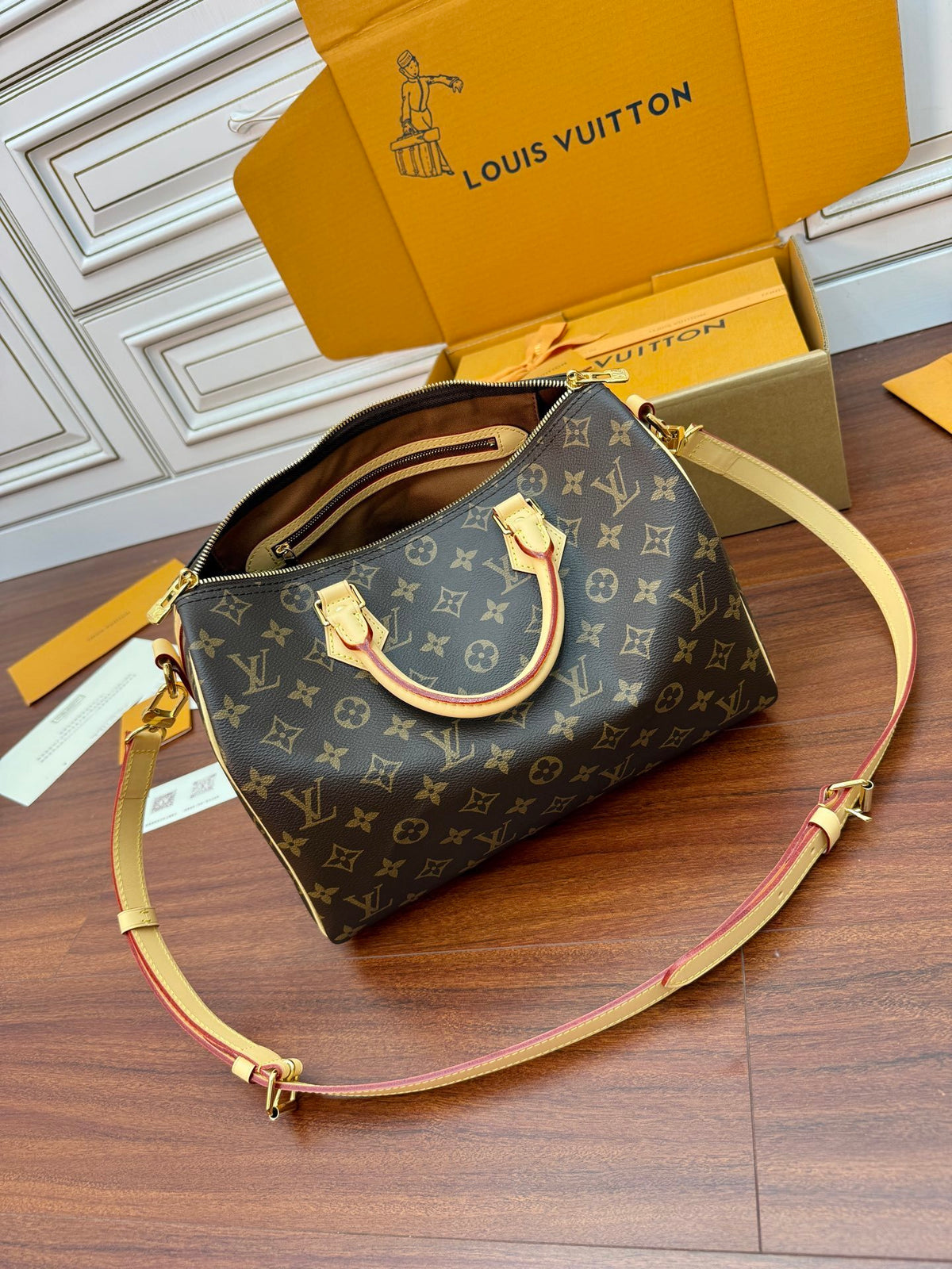 Louis Vuitton Speedy Bandoulière 30 in Monogram canvas