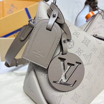 LOUIS VUITTON Beaubourg Mahina MM Leather