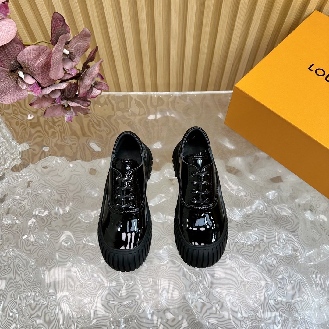 LV Women Black Patent Leather Sneakers