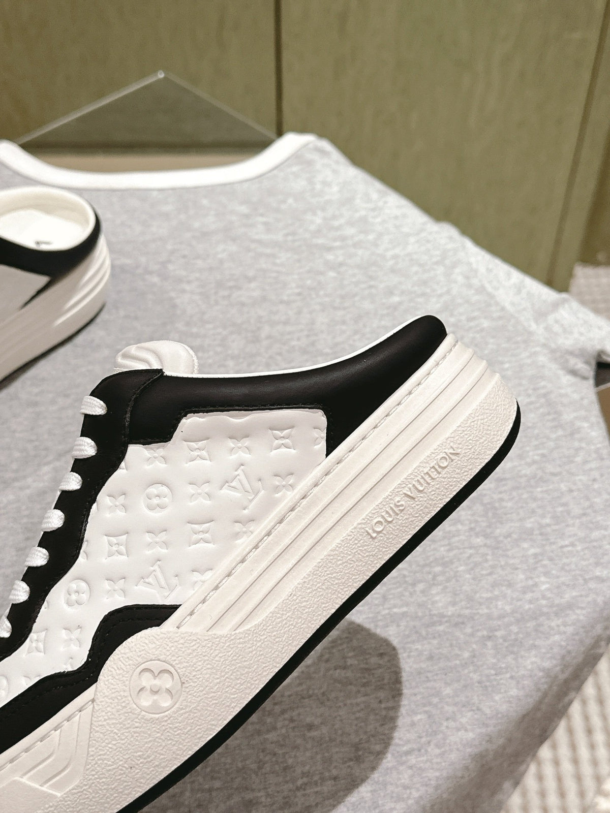 LV Women Black White Leather Sneakers
