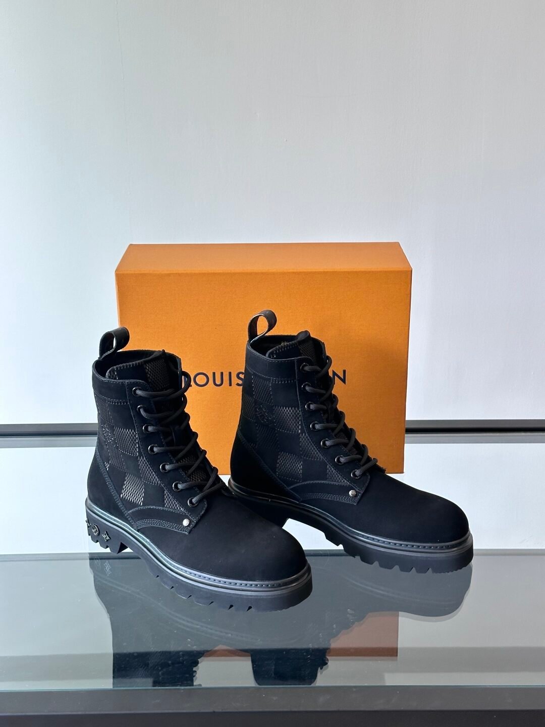 LV Men Black Suede Leather Boots