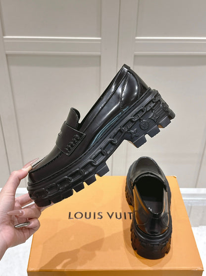 LV Women Black Leather Loafers