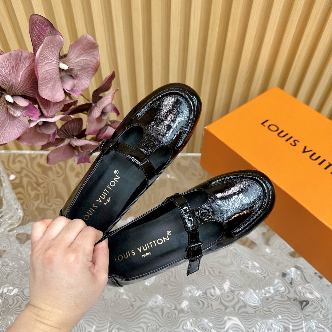 LV Women Black Patent Leather Loafers