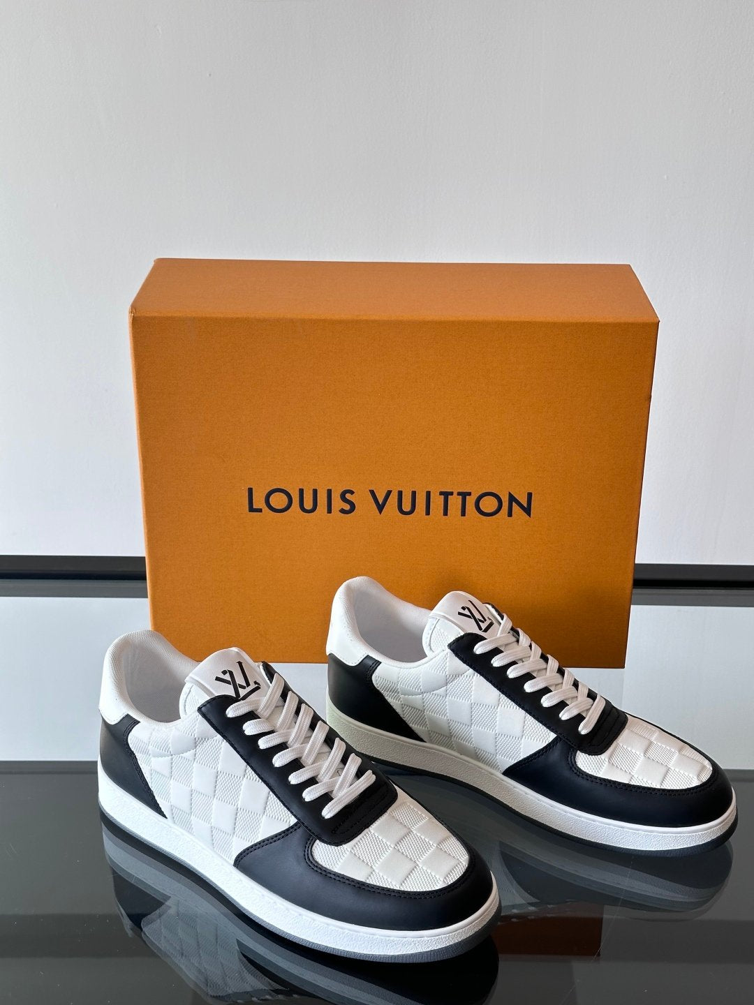 LV Men Black White Leather Sneakers