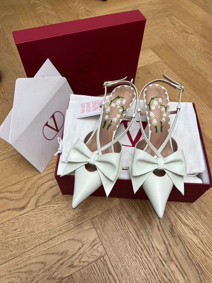 Valentino Women White Leather Bow Accent Pumps