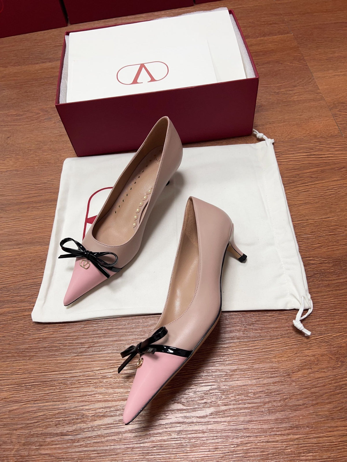 Valentino Women Pink Leather Bow Detail Pumps