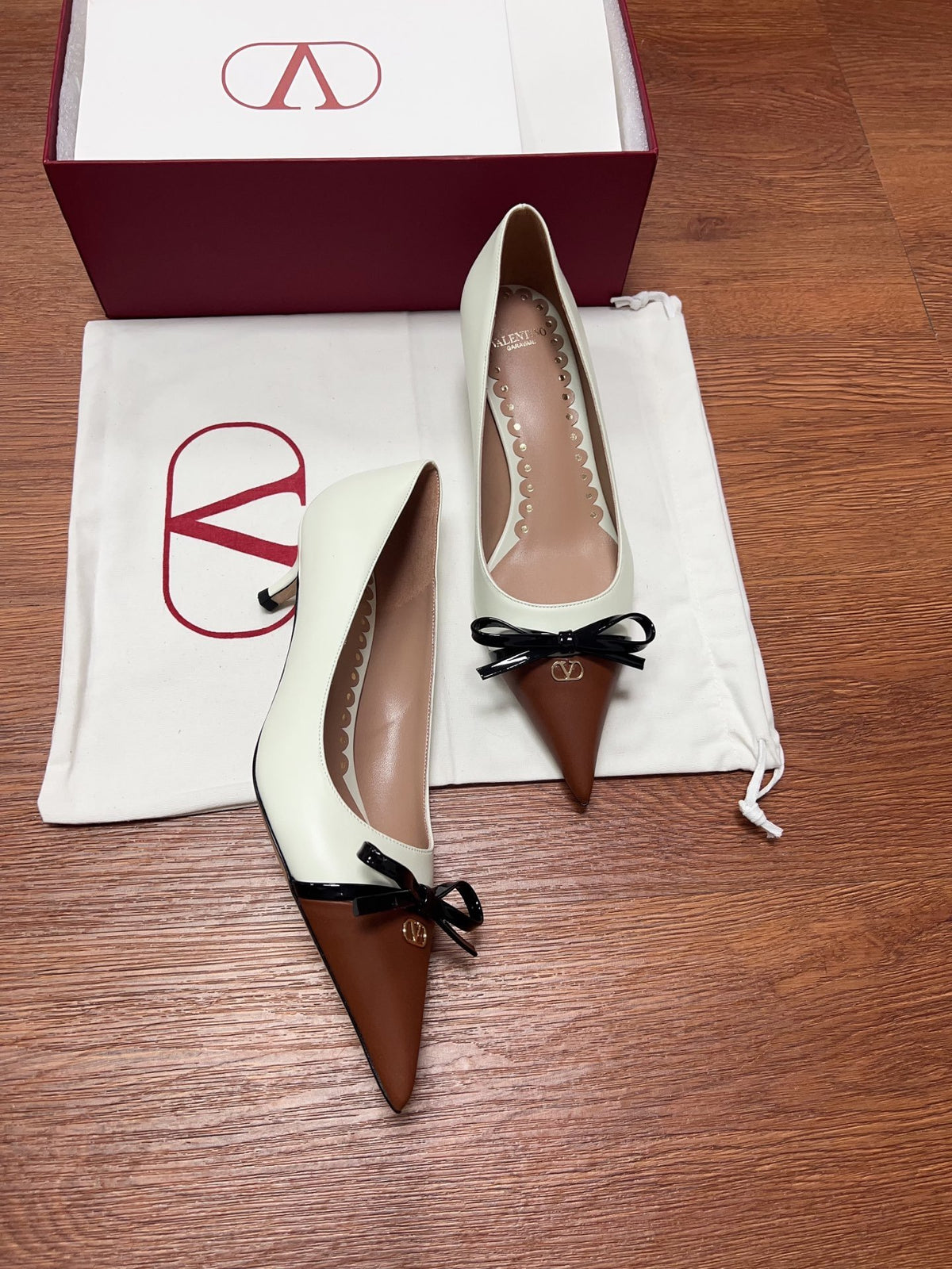 Valentino Women Ivory Leather Brown Patent Heels
