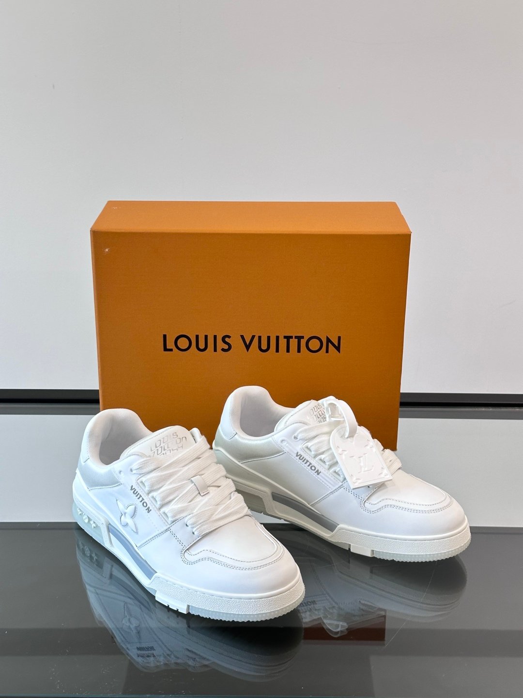 LV Men White Leather Sneakers