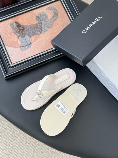 Chanel Women White Leather Thong Sandals
