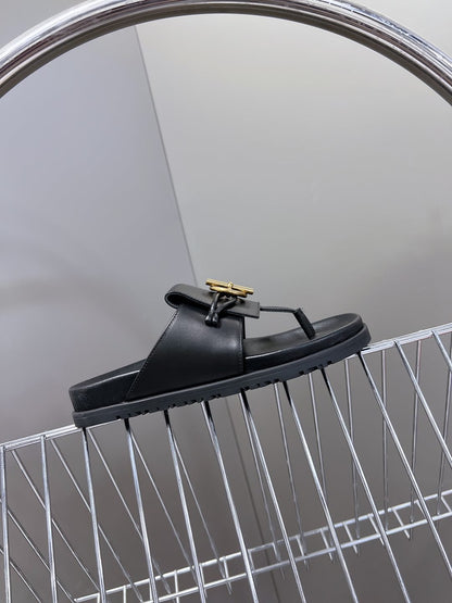 Hermes Women Black Leather Sandals