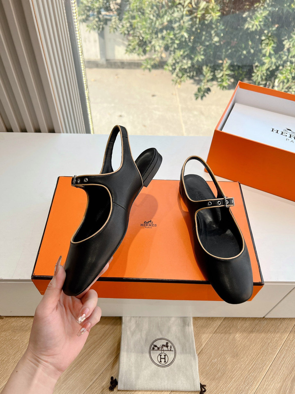 Hermes Women Black Leather Slingback Mules