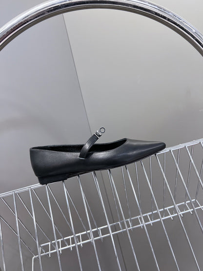 Hermes Women Black Leather Pointed Toe Flats