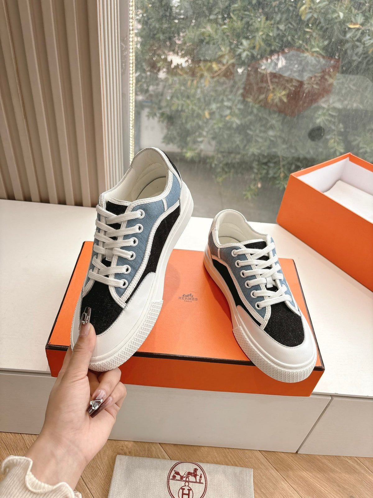 Hermes Women Black Blue Canvas And Leather Sneakers
