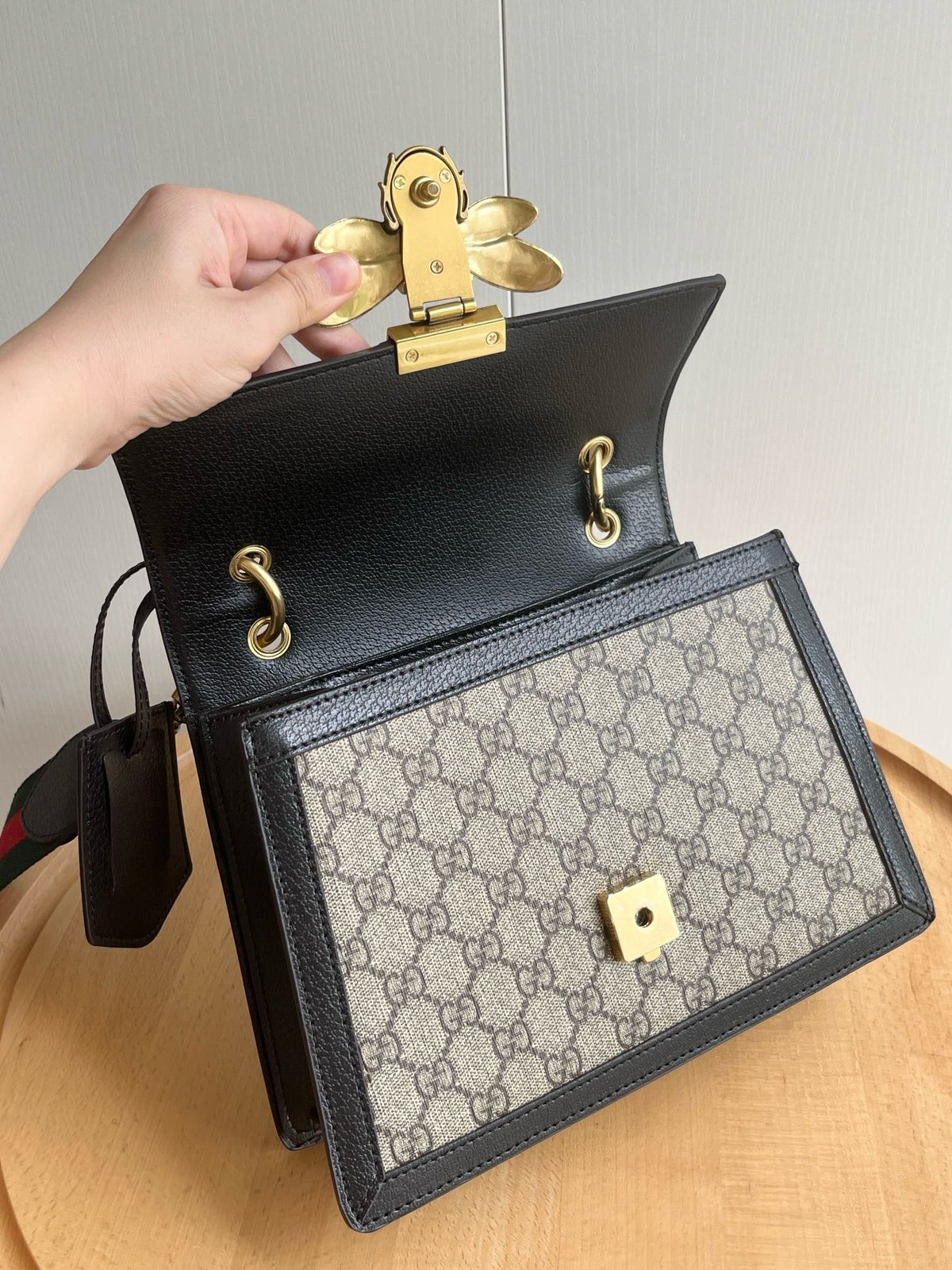 Gucci Queen Margarnet Bag in Black