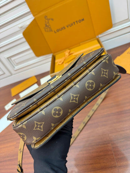Louis Vuitton Pochette Métis in Reverse Monogram canvas