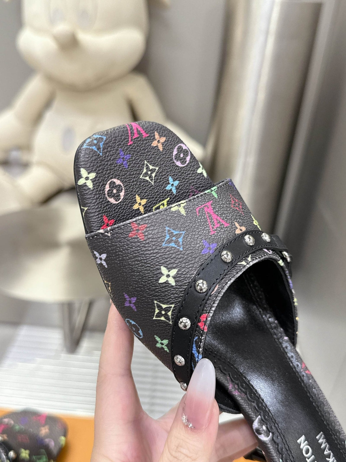 LV Women Black Patterned Leather Mules
