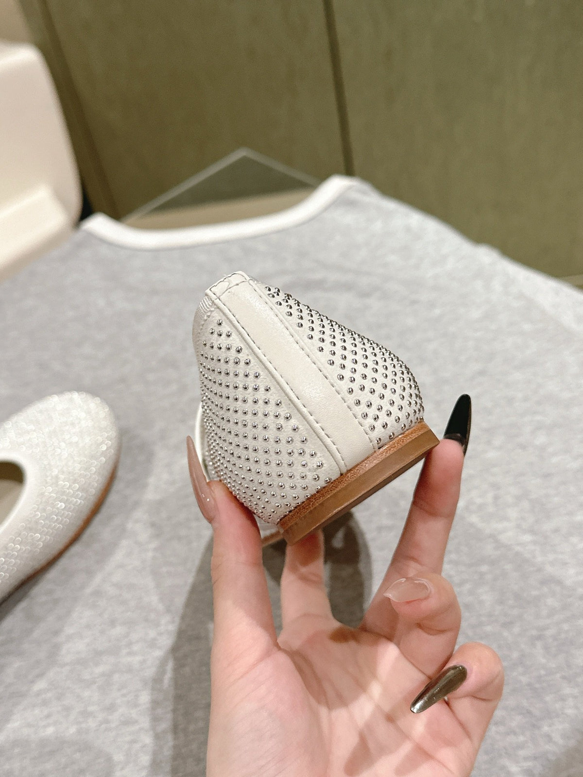 LV Women White Mesh Mary Jane Flats