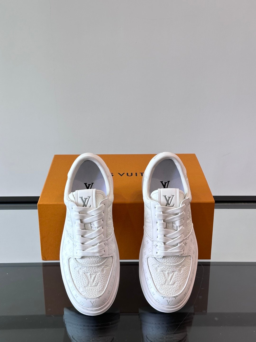 LV Men White Leather Sneakers