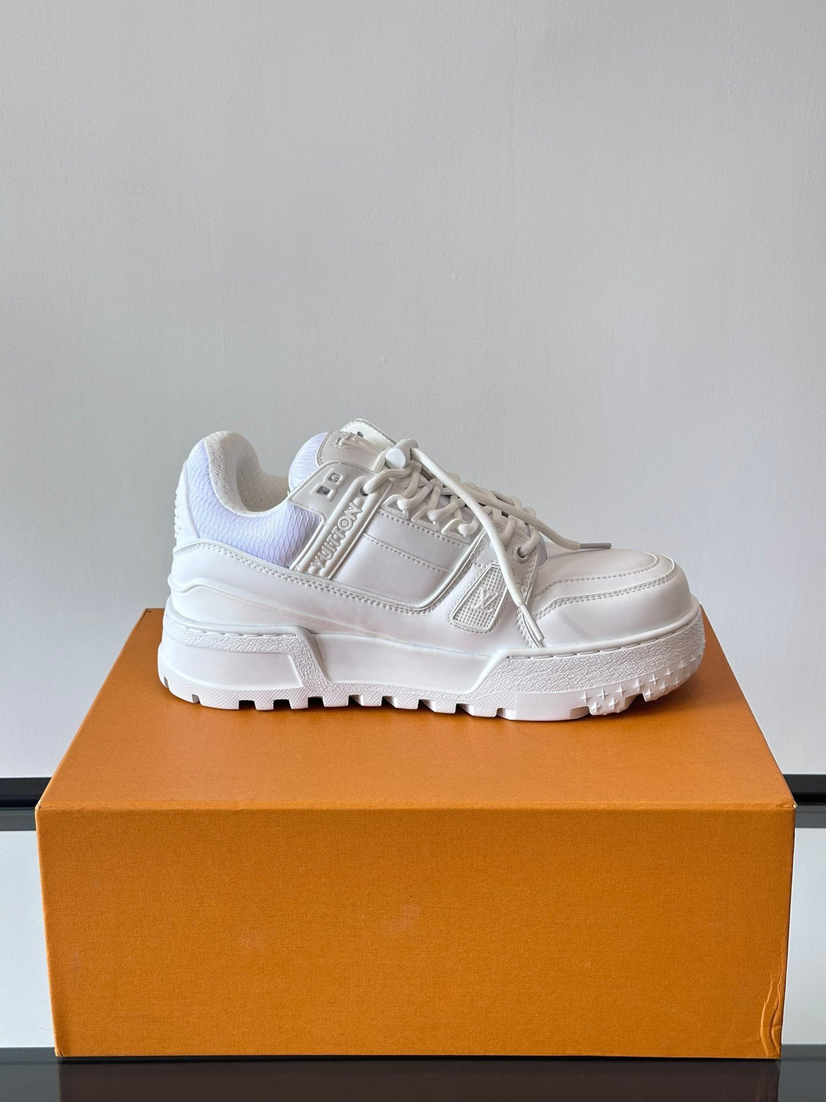 LV Men White Leather Sneakers