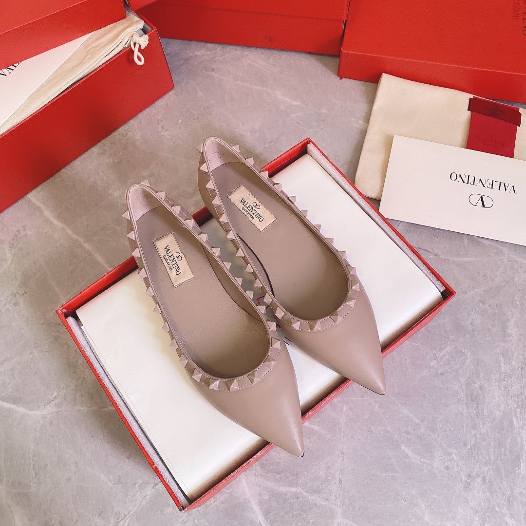 Valentino Women Beige Leather Pointed Flats