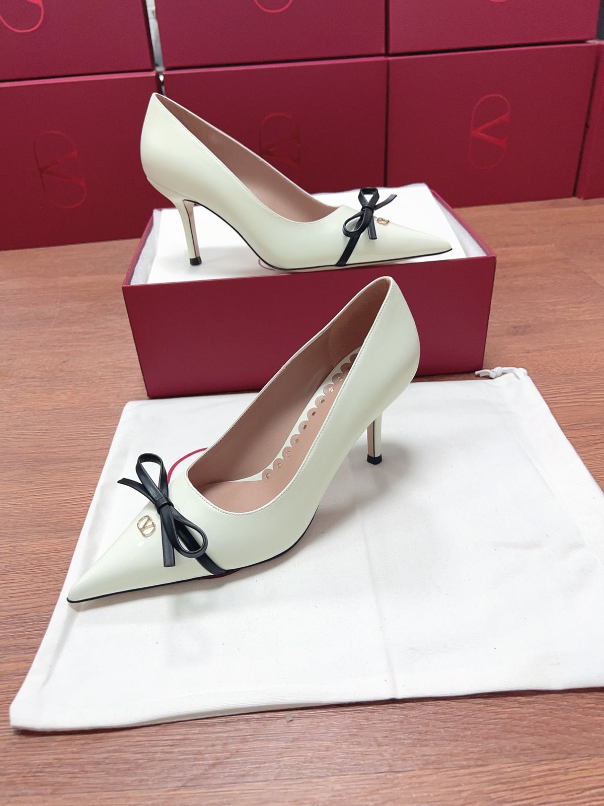 Valentino Women White Leather Pointed Toe Pumps