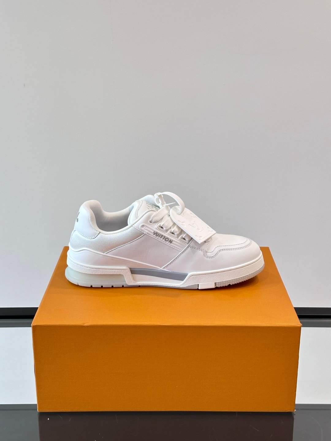 LV Men White Leather Sneakers
