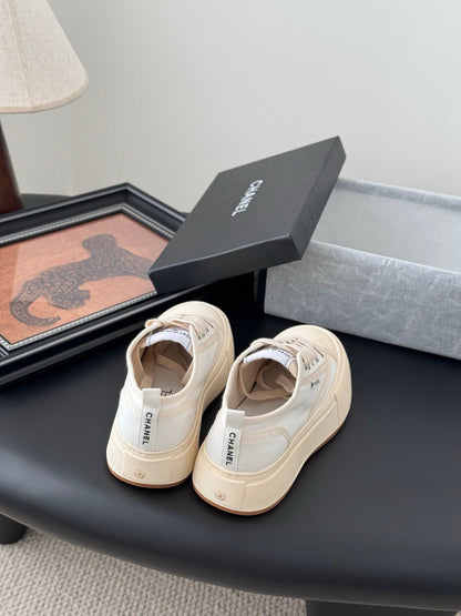 Chanel Women Beige Canvas And Rubber Sneakers
