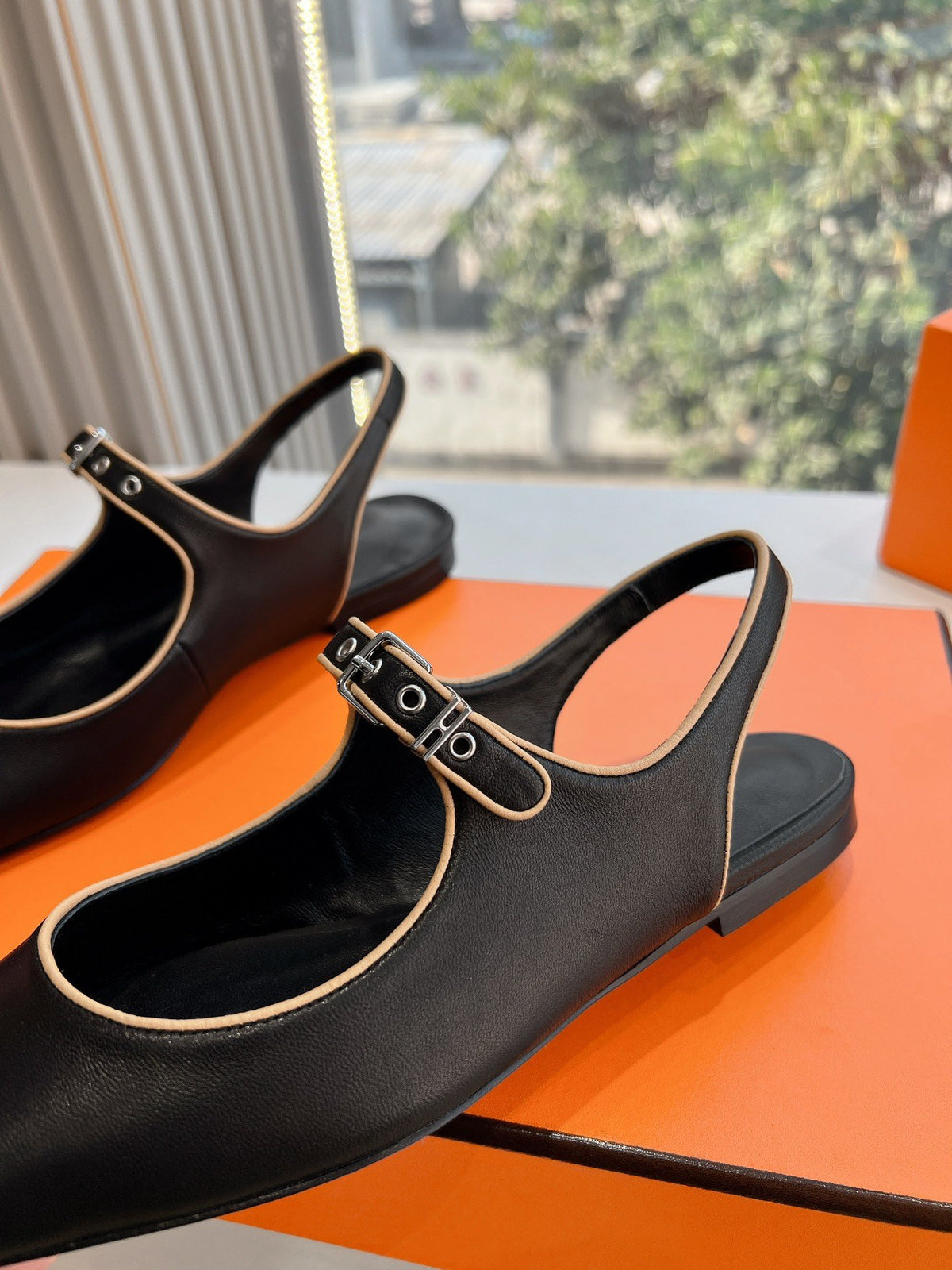 Hermes Women Black Leather Slingback Mules