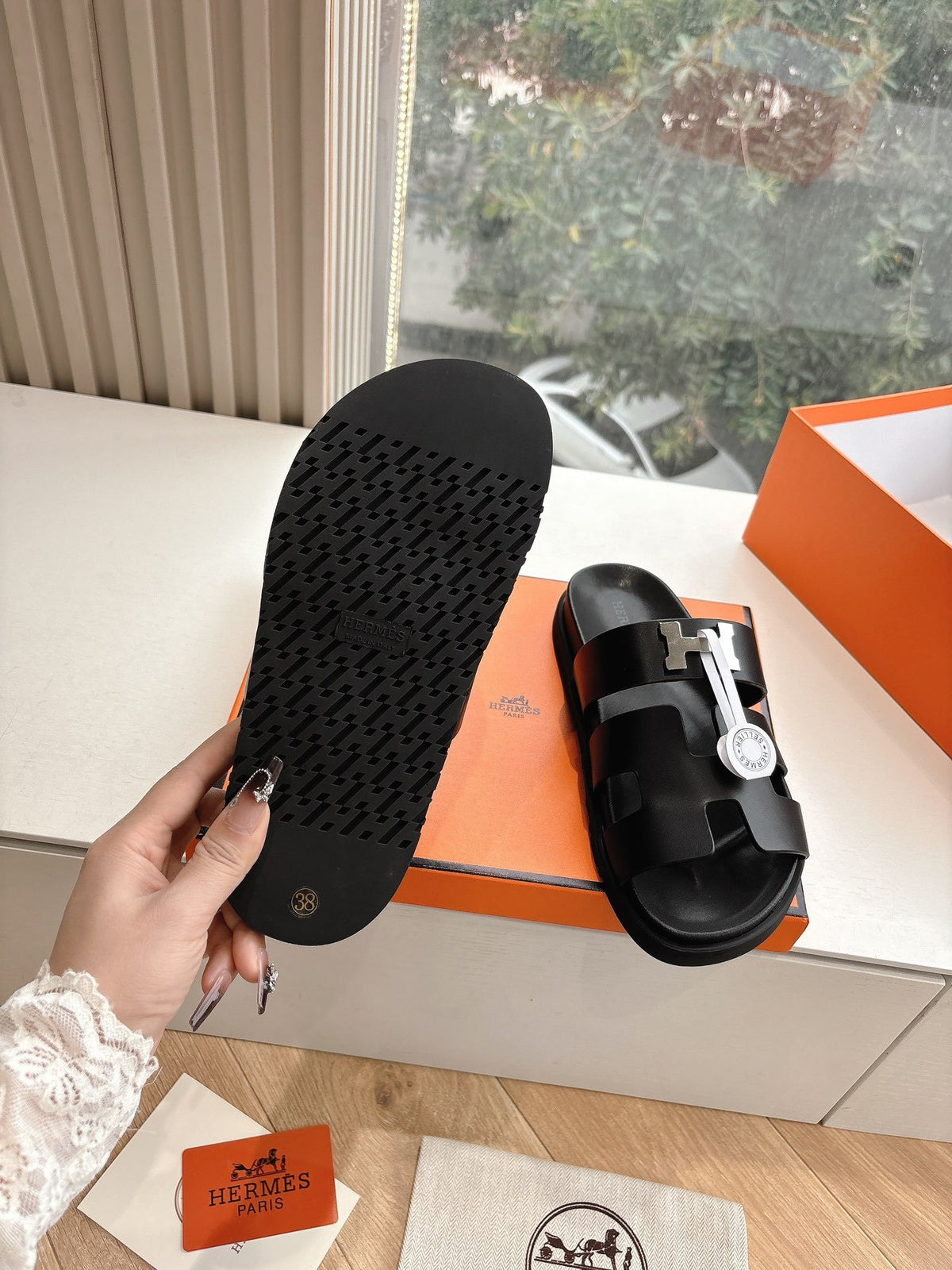 Hermes Women Black Leather Sandals