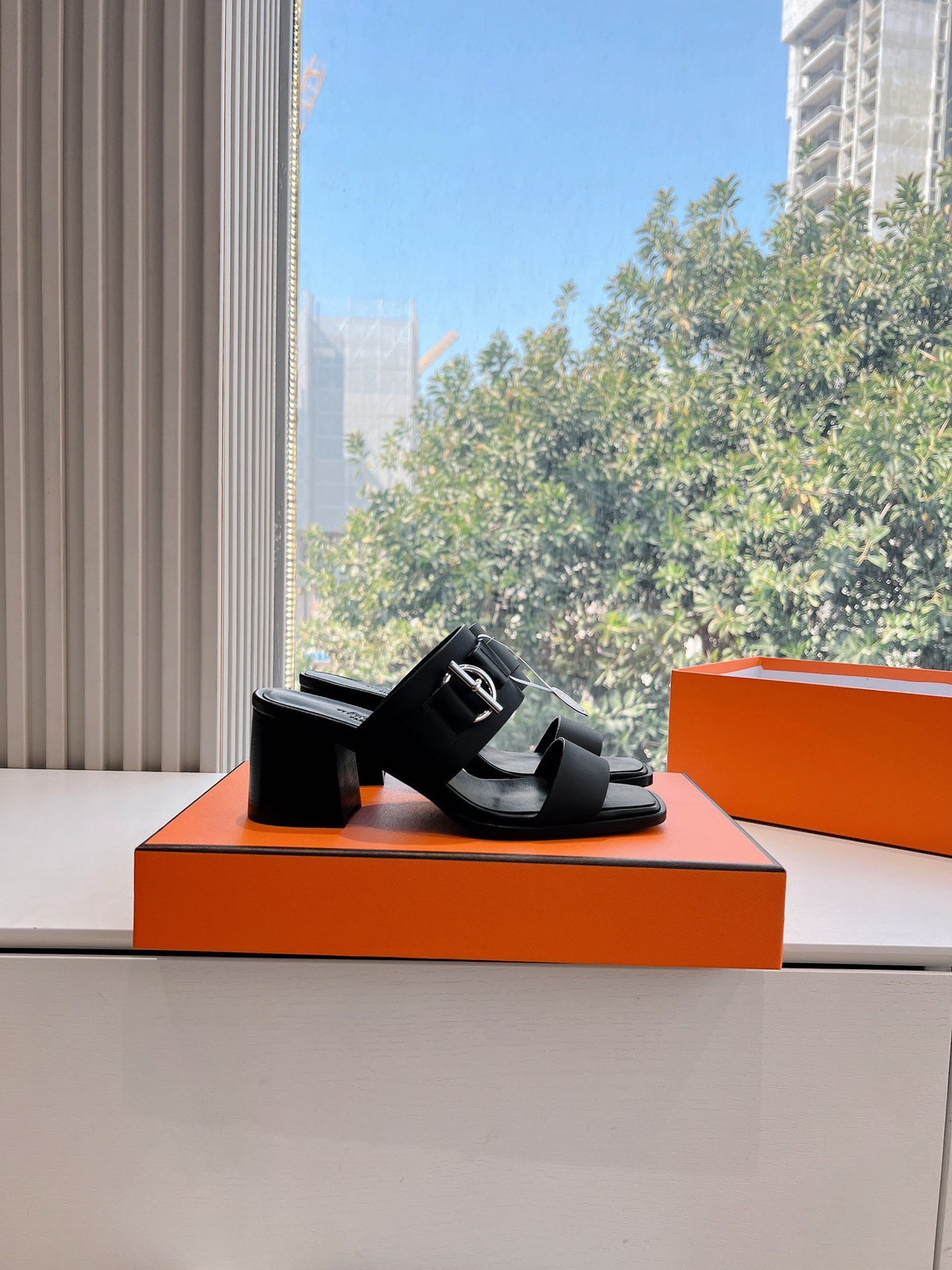 Hermes Women Black Leather Buckle Mules
