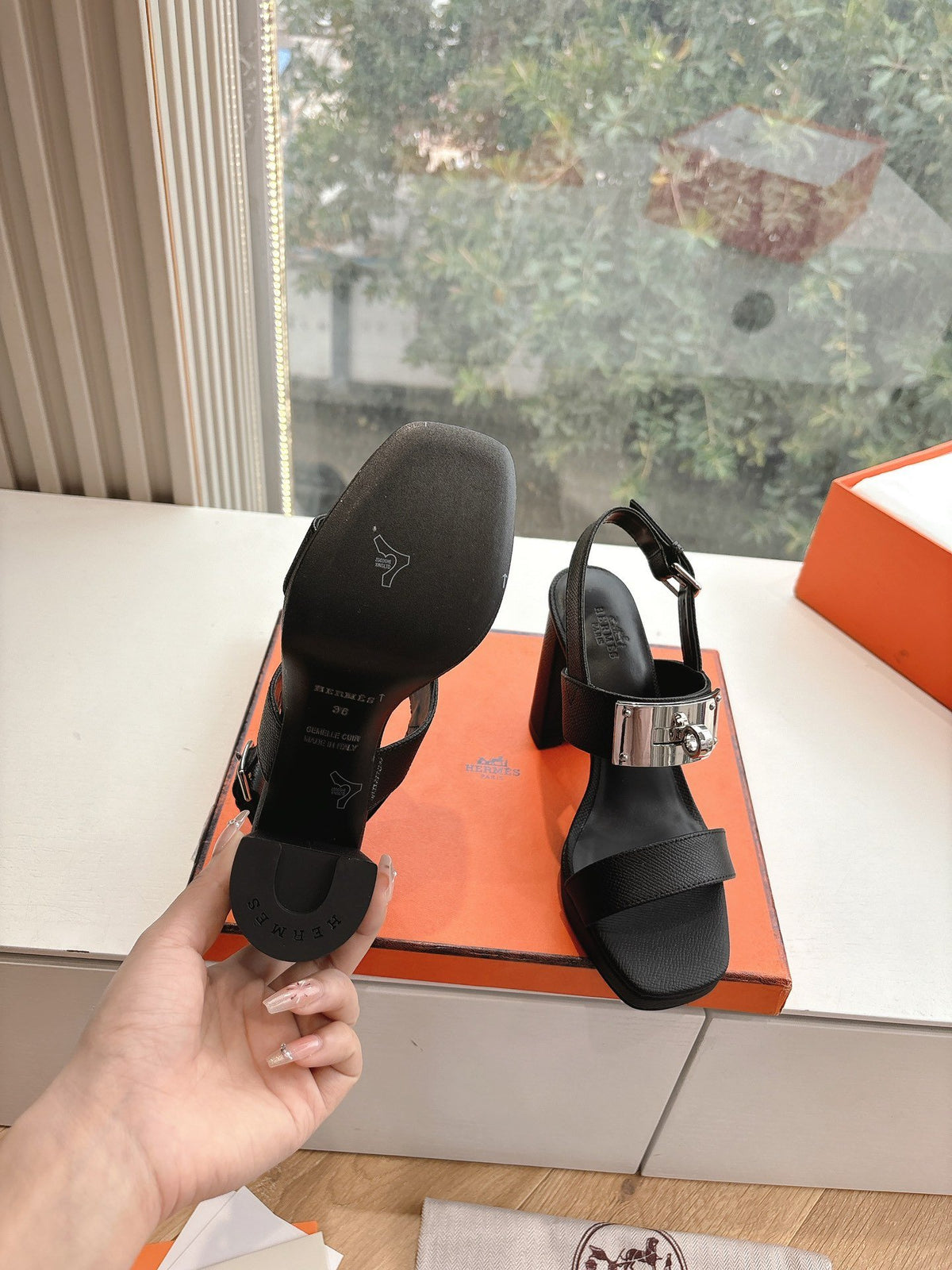 Hermes Women Black Leather Sandals